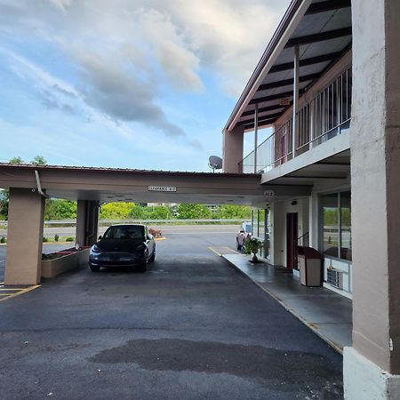 Econo Lodge Wytheville I-77 & I-81 Екстер'єр фото