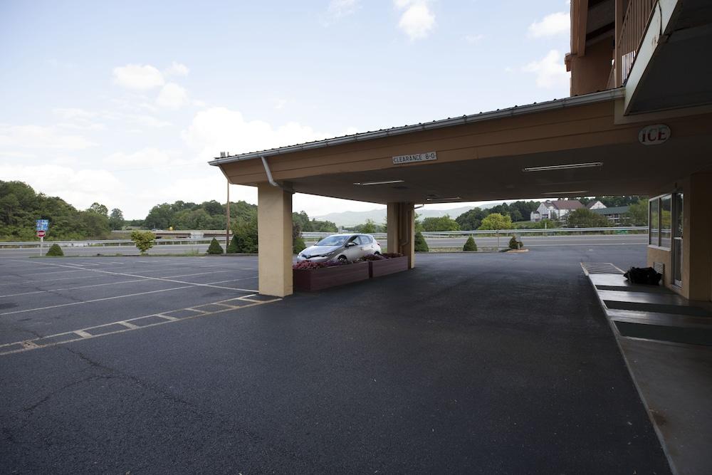 Econo Lodge Wytheville I-77 & I-81 Екстер'єр фото