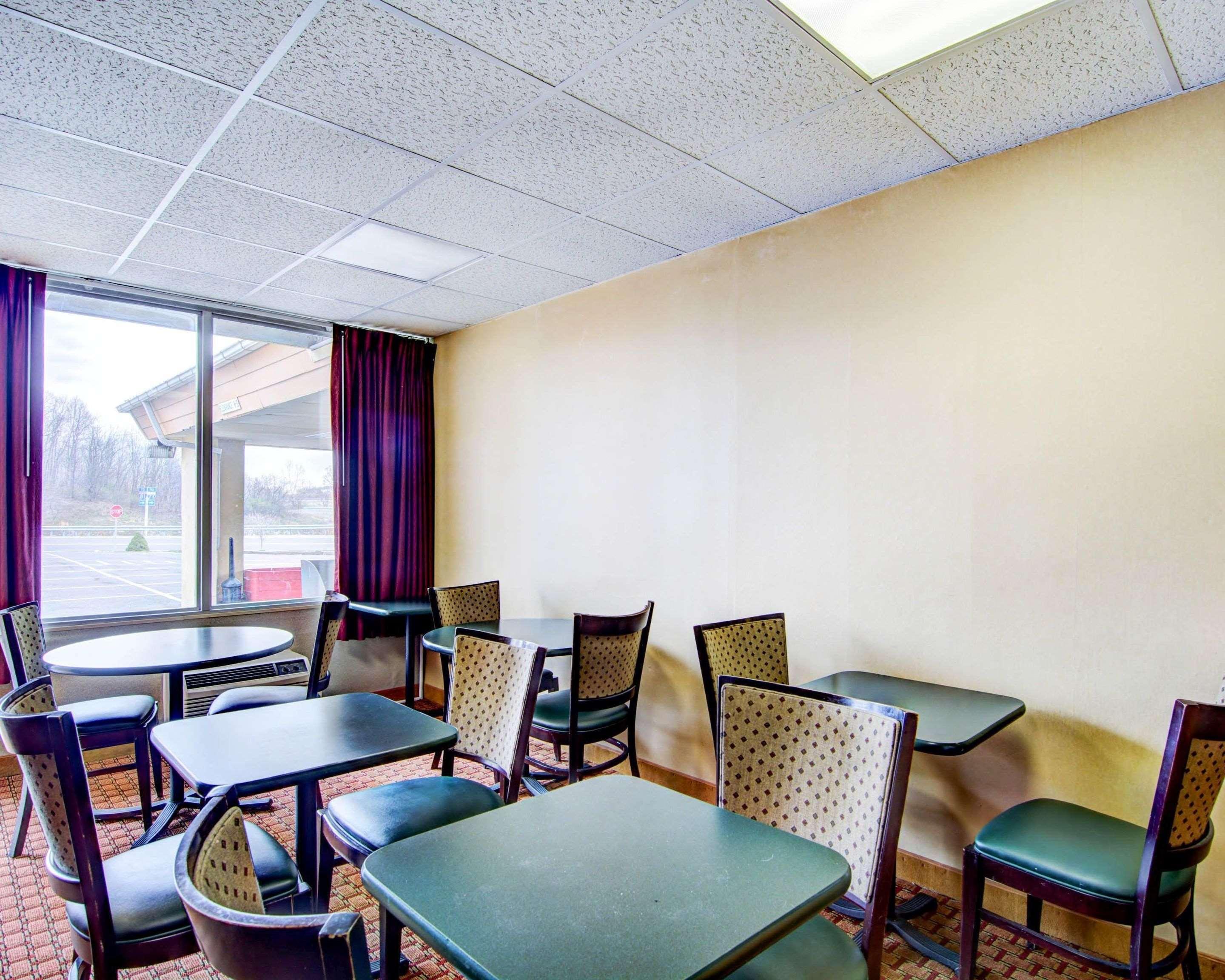 Econo Lodge Wytheville I-77 & I-81 Екстер'єр фото
