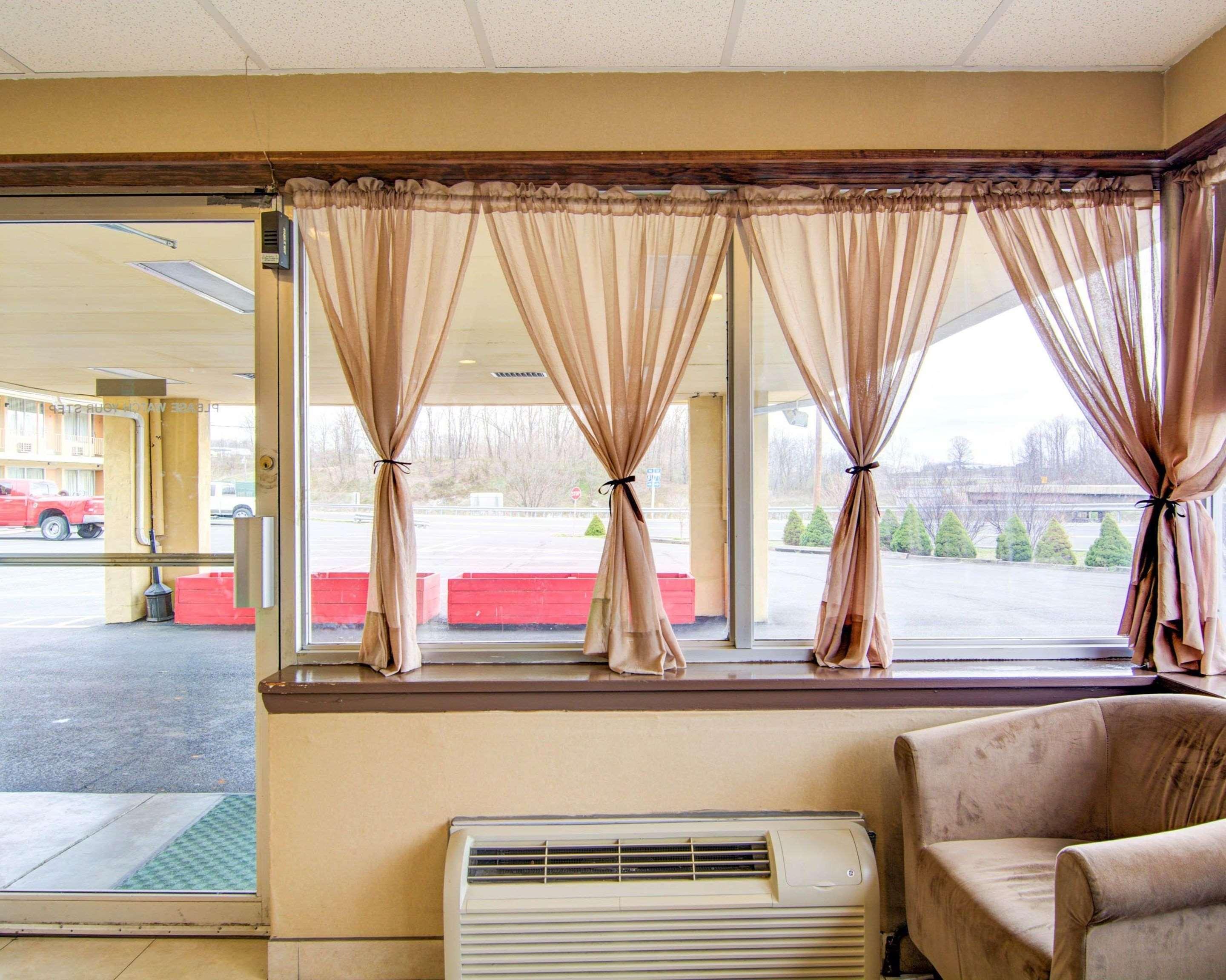 Econo Lodge Wytheville I-77 & I-81 Екстер'єр фото