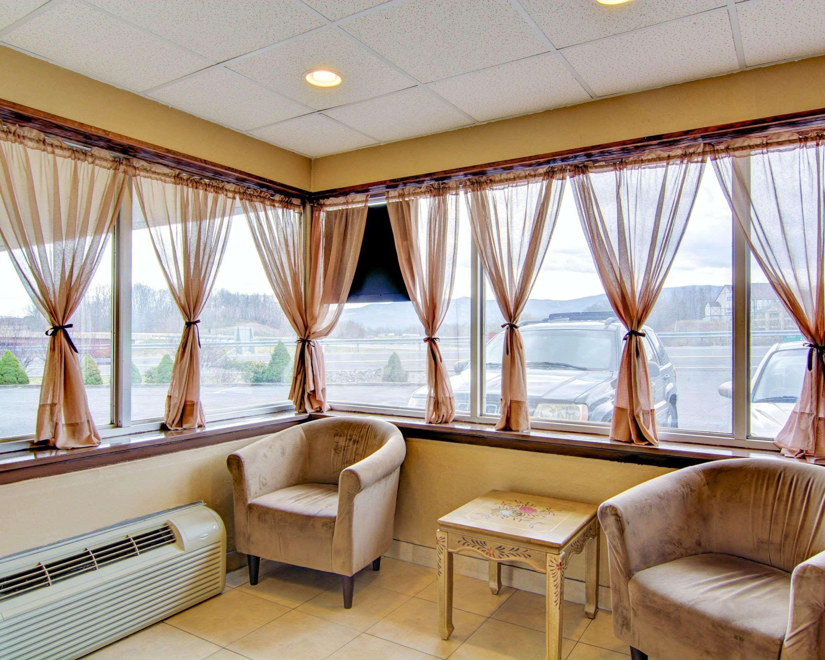 Econo Lodge Wytheville I-77 & I-81 Екстер'єр фото