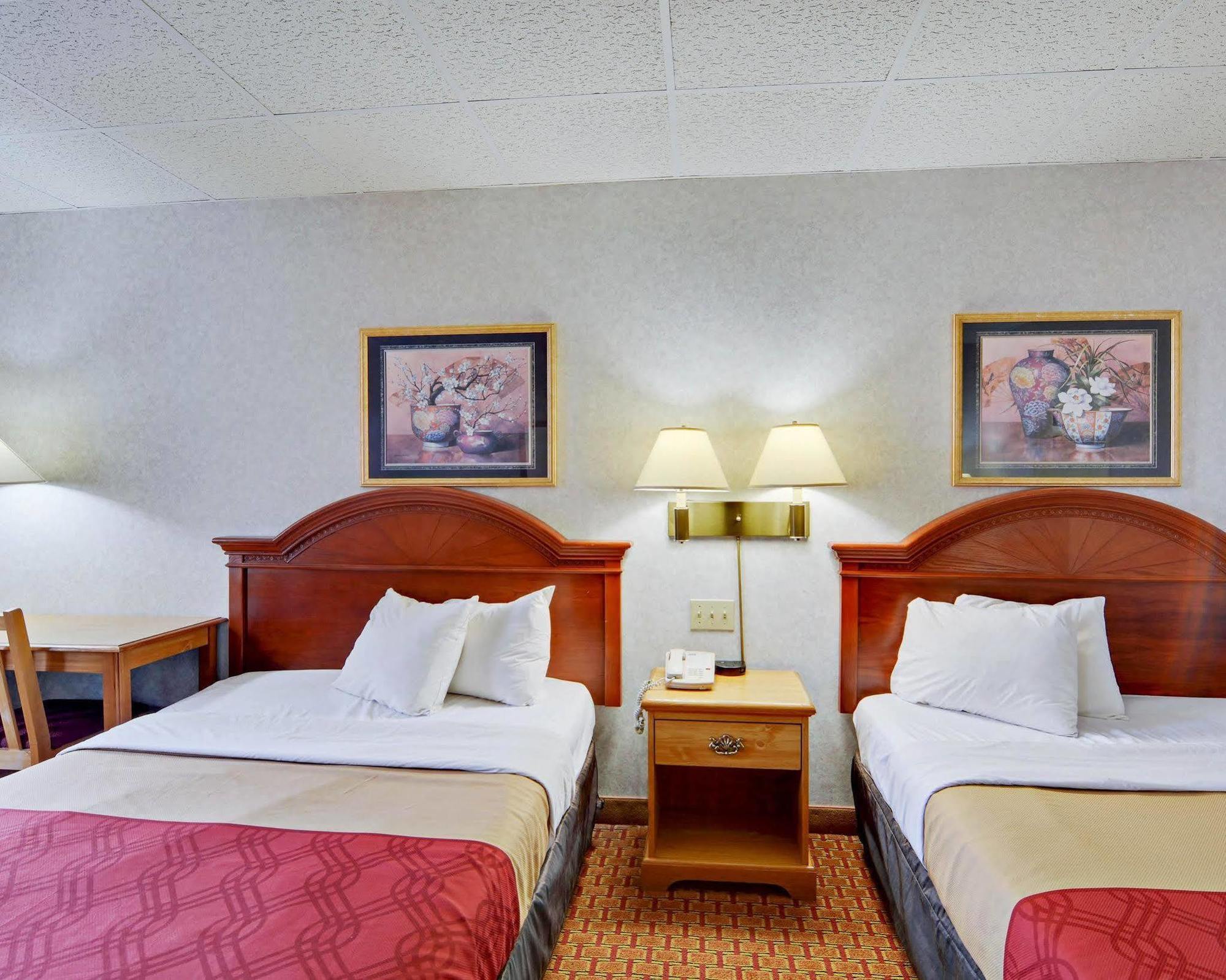 Econo Lodge Wytheville I-77 & I-81 Екстер'єр фото